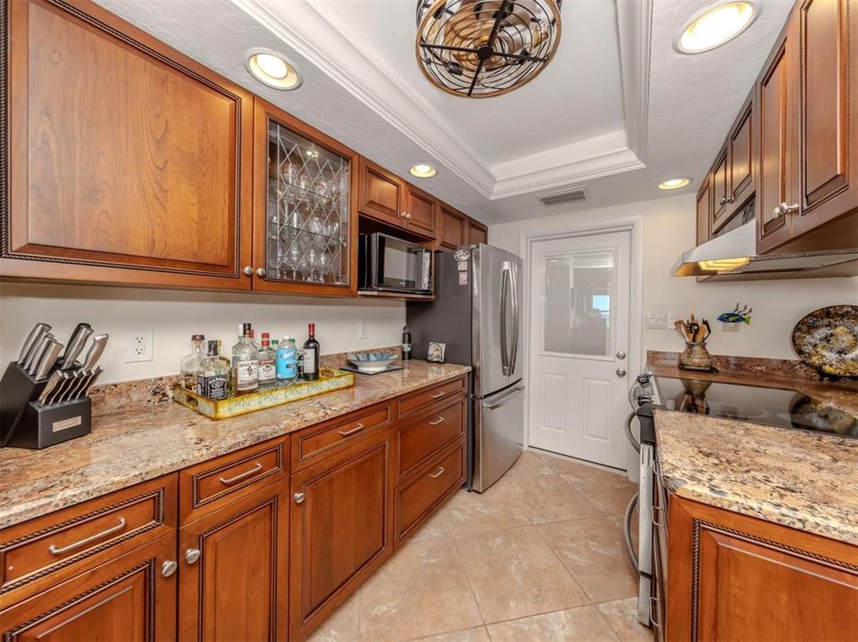 For Sale: $725,000 (2 beds, 2 baths, 1205 Square Feet)