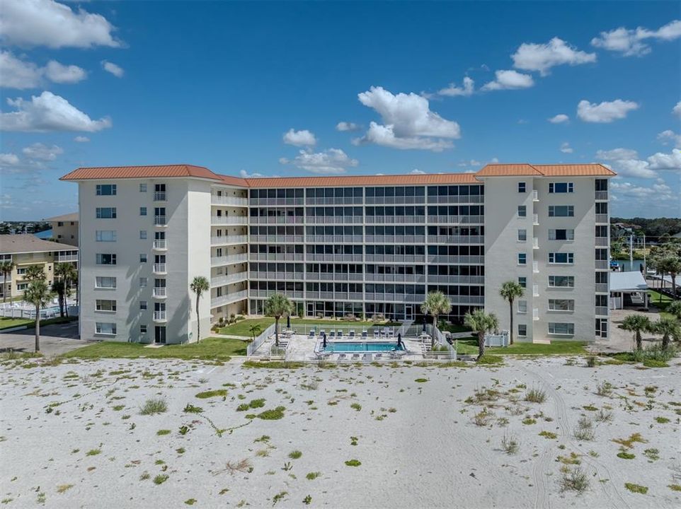 For Sale: $725,000 (2 beds, 2 baths, 1205 Square Feet)