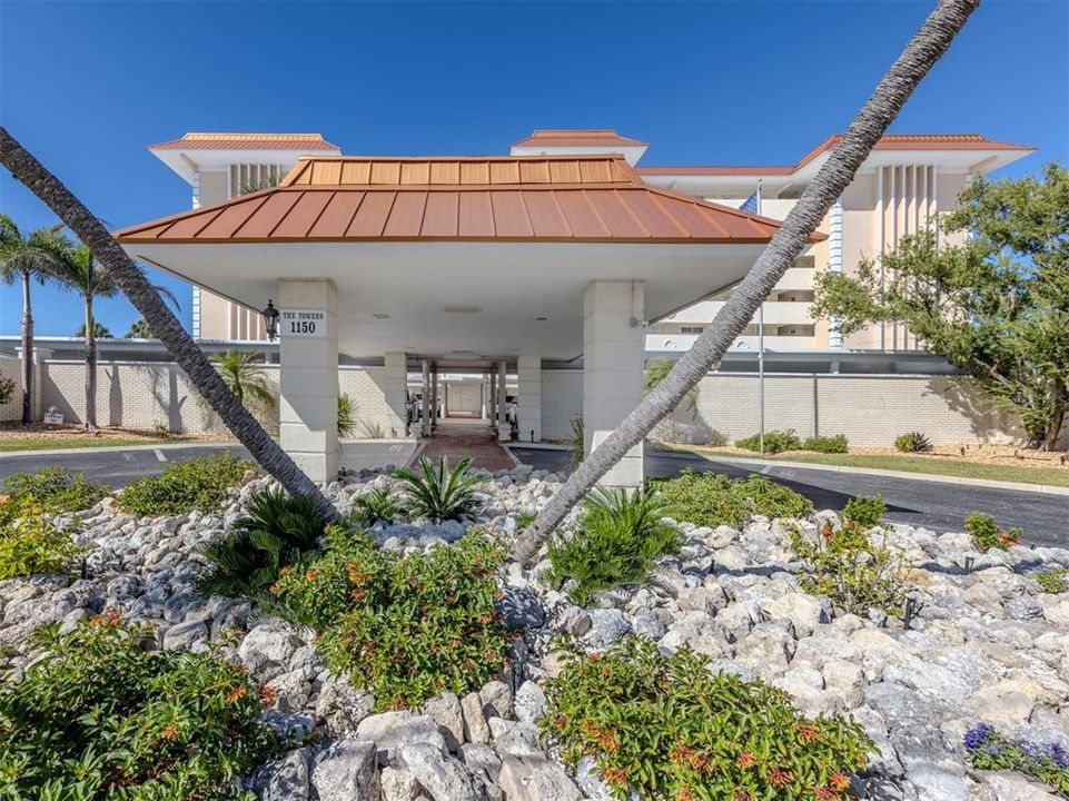 For Sale: $725,000 (2 beds, 2 baths, 1205 Square Feet)