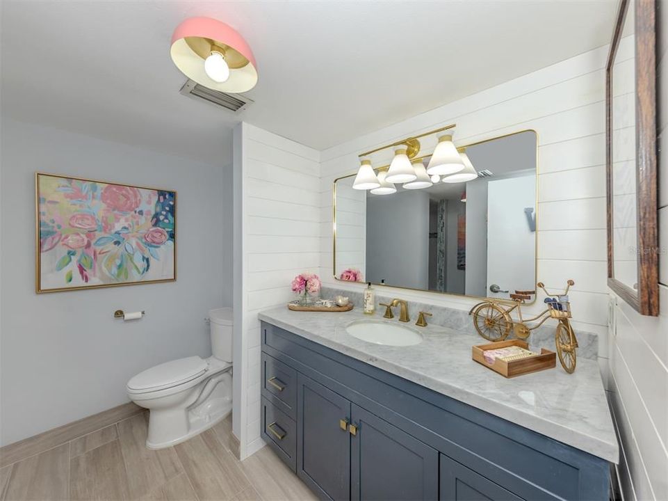 For Sale: $725,000 (2 beds, 2 baths, 1205 Square Feet)