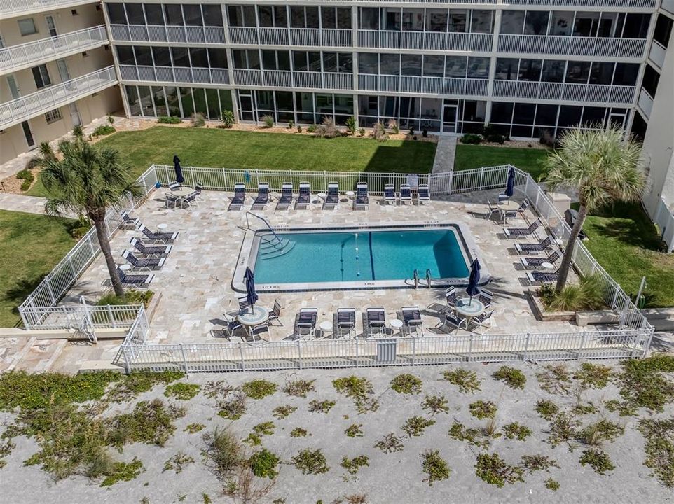 For Sale: $725,000 (2 beds, 2 baths, 1205 Square Feet)