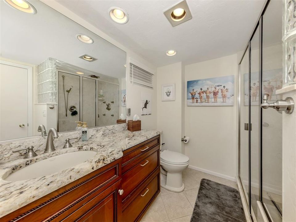 For Sale: $725,000 (2 beds, 2 baths, 1205 Square Feet)