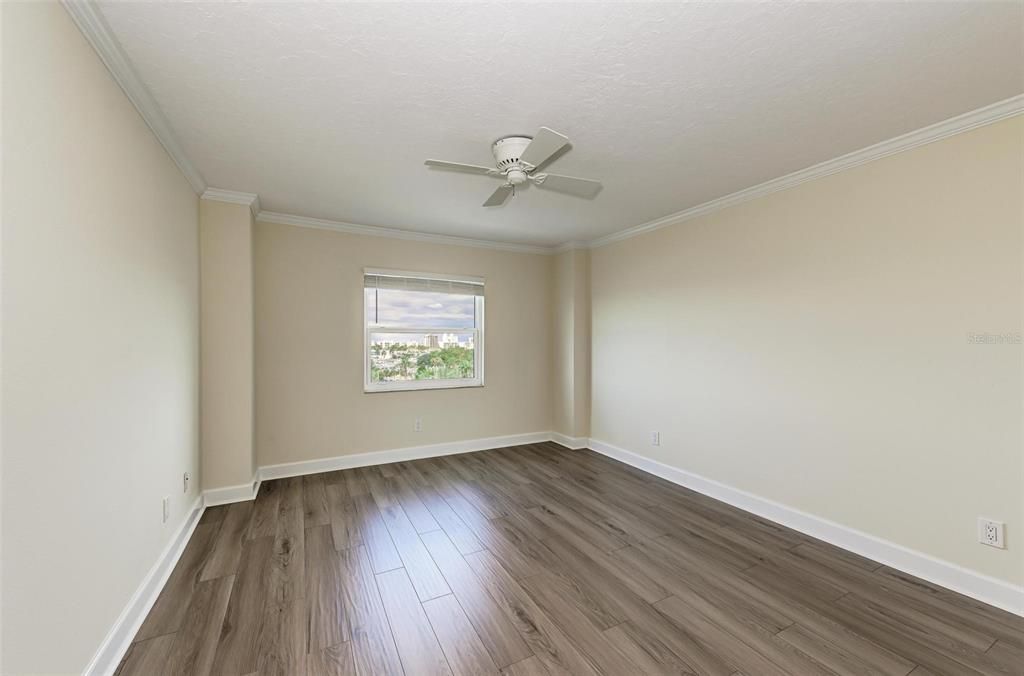 Active With Contract: $3,200 (2 beds, 2 baths, 1424 Square Feet)