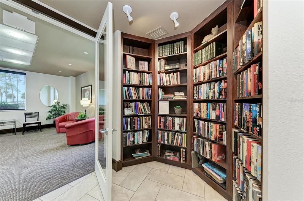 Active With Contract: $3,200 (2 beds, 2 baths, 1424 Square Feet)