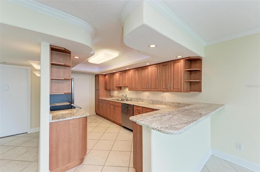 Active With Contract: $3,200 (2 beds, 2 baths, 1424 Square Feet)