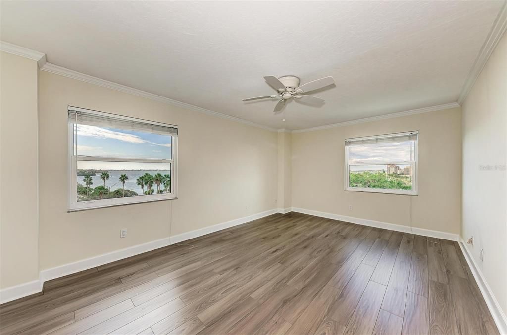 Active With Contract: $3,200 (2 beds, 2 baths, 1424 Square Feet)