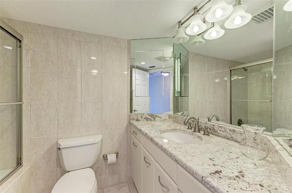 Active With Contract: $3,200 (2 beds, 2 baths, 1424 Square Feet)