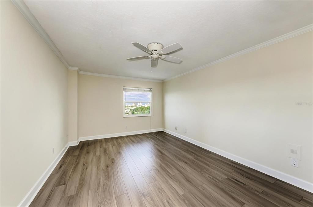 Active With Contract: $3,200 (2 beds, 2 baths, 1424 Square Feet)