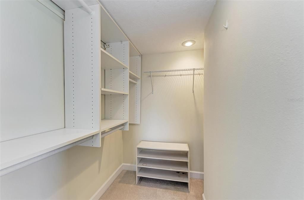 Active With Contract: $3,200 (2 beds, 2 baths, 1424 Square Feet)