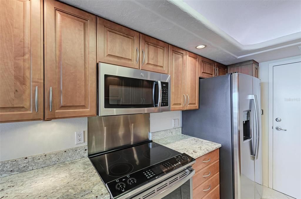 Active With Contract: $3,200 (2 beds, 2 baths, 1424 Square Feet)