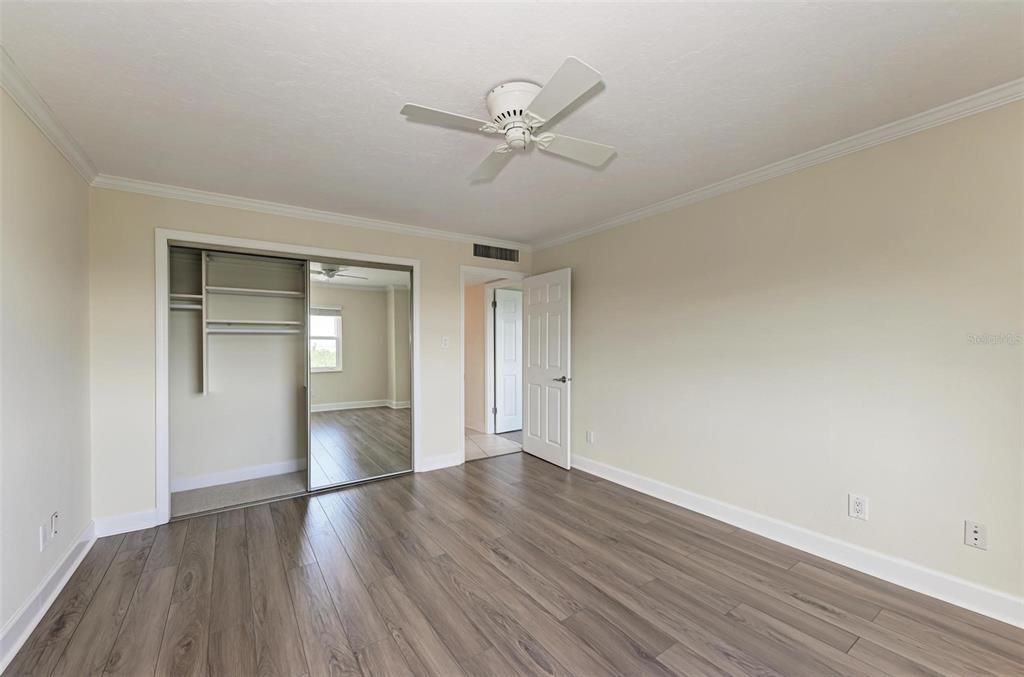 Active With Contract: $3,200 (2 beds, 2 baths, 1424 Square Feet)