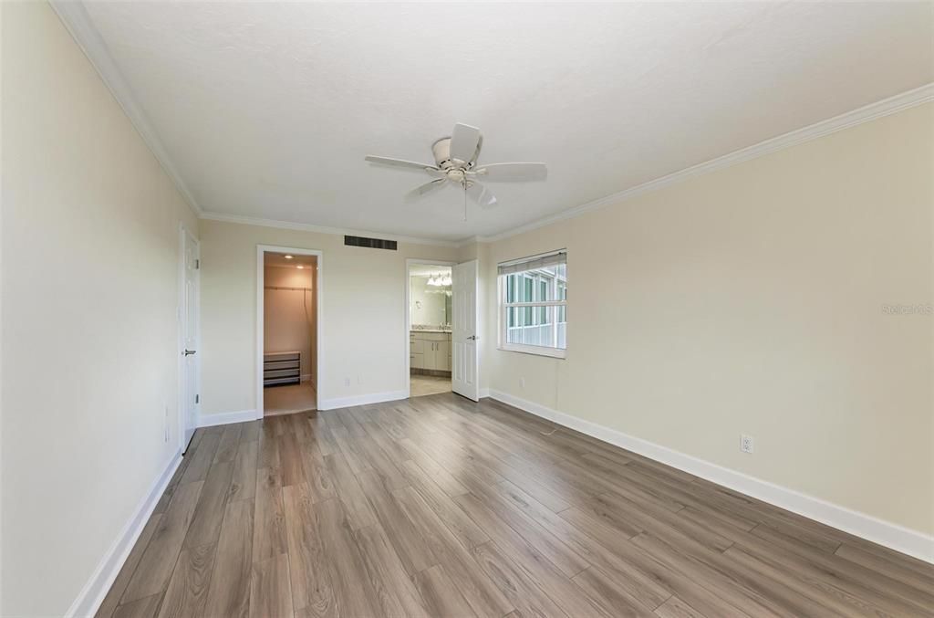 Active With Contract: $3,200 (2 beds, 2 baths, 1424 Square Feet)