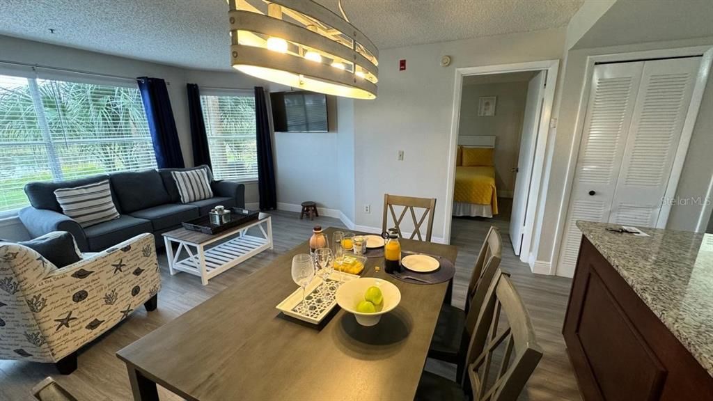 待售: $115,000 (2 贝兹, 1 浴室, 759 平方英尺)