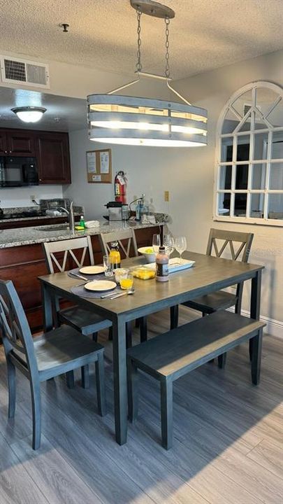 待售: $115,000 (2 贝兹, 1 浴室, 759 平方英尺)