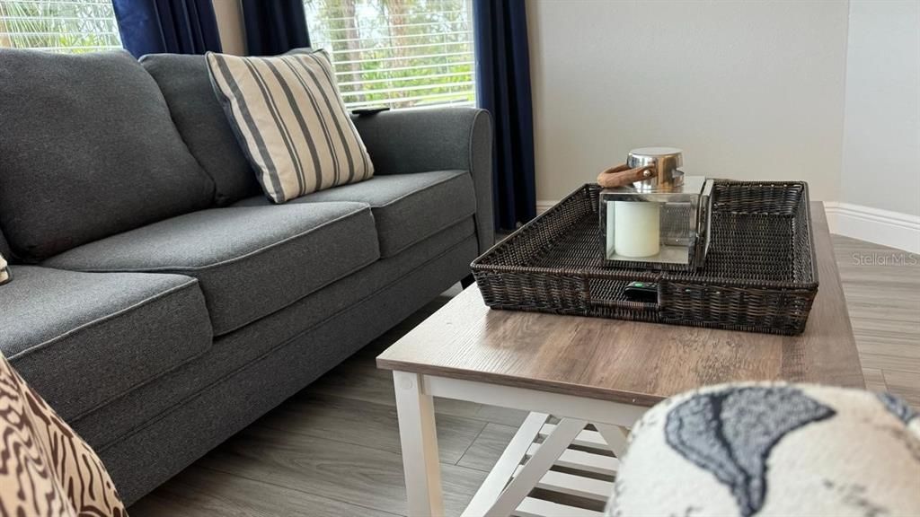 待售: $115,000 (2 贝兹, 1 浴室, 759 平方英尺)