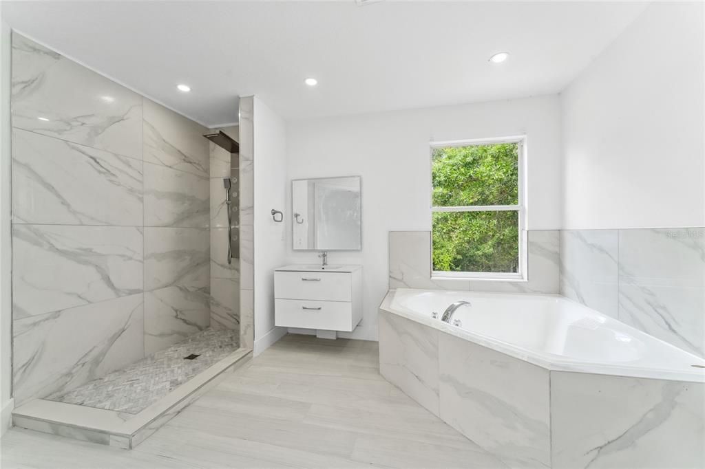 For Sale: $679,900 (5 beds, 3 baths, 3436 Square Feet)