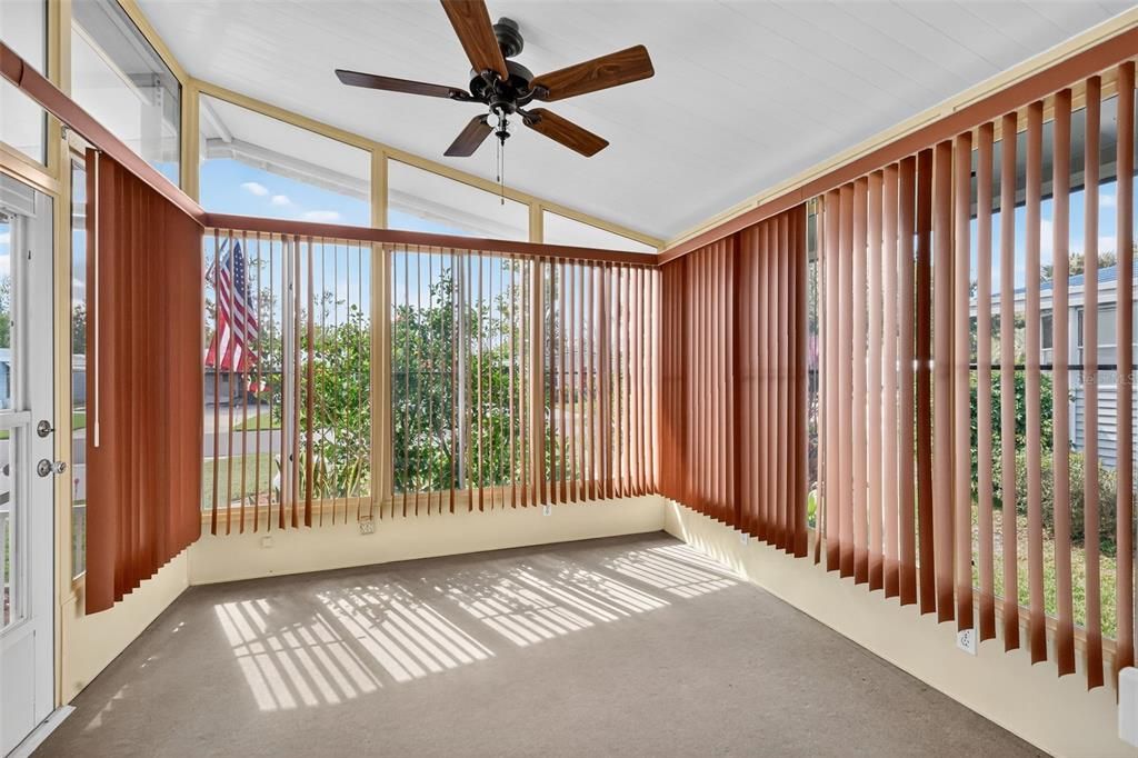 Под контрактом: $195,000 (2 спален, 2 ванн, 1152 Квадратных фут)