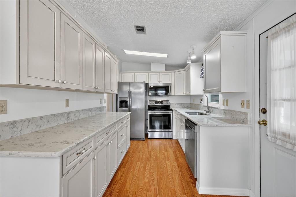 Под контрактом: $195,000 (2 спален, 2 ванн, 1152 Квадратных фут)