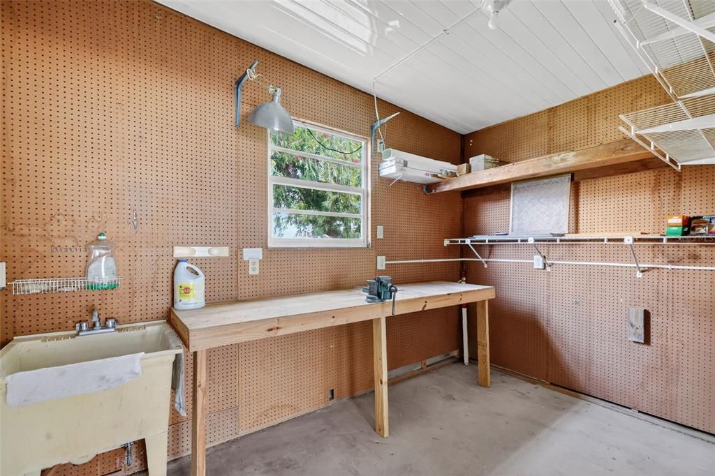 Под контрактом: $195,000 (2 спален, 2 ванн, 1152 Квадратных фут)