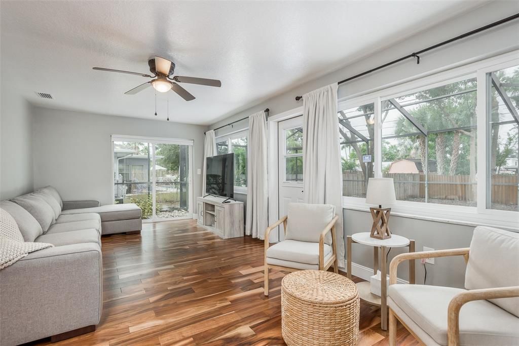 En Renta: $4,500 (3 camas, 3 baños, 1689 Pies cuadrados)