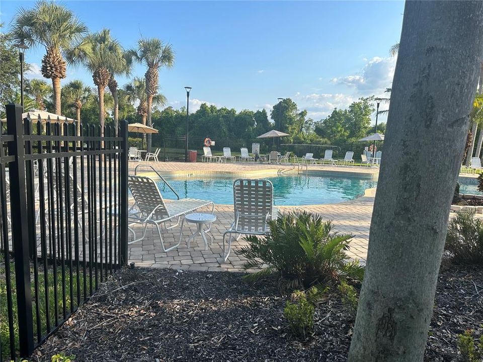 For Sale: $150,000 (2 beds, 2 baths, 812 Square Feet)