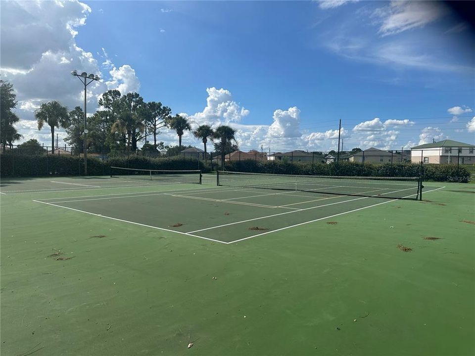 For Sale: $150,000 (2 beds, 2 baths, 812 Square Feet)