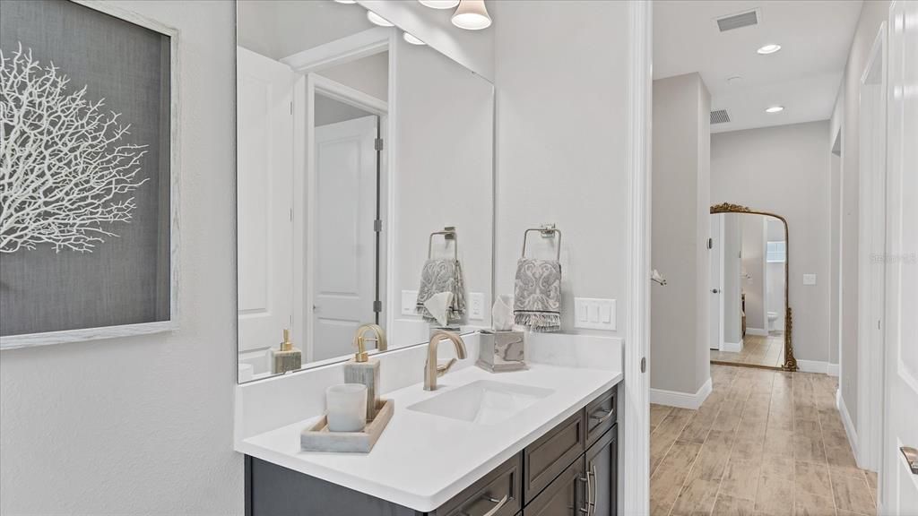 На продажу: $1,300,000 (4 спален, 4 ванн, 3673 Квадратных фут)