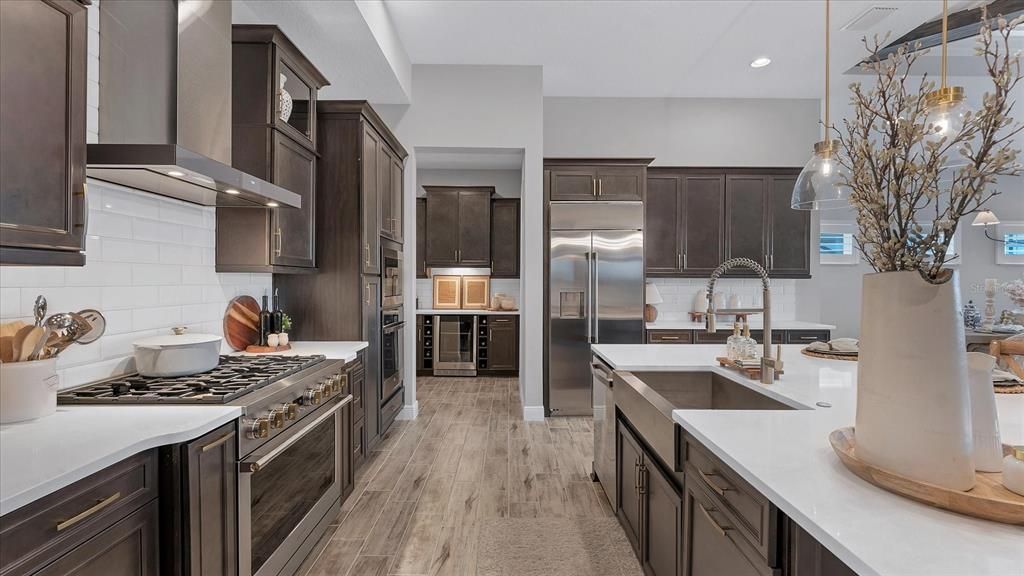 На продажу: $1,300,000 (4 спален, 4 ванн, 3673 Квадратных фут)