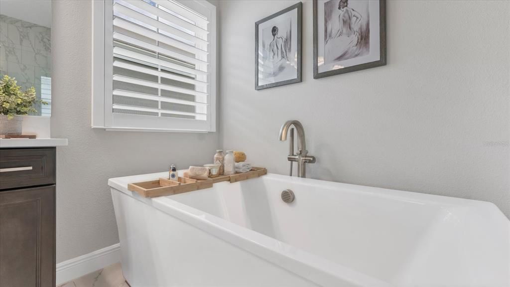 На продажу: $1,300,000 (4 спален, 4 ванн, 3673 Квадратных фут)