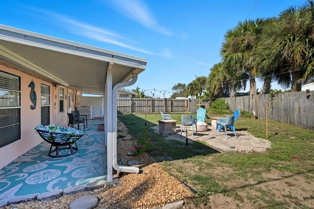 For Sale: $334,999 (3 beds, 2 baths, 1300 Square Feet)