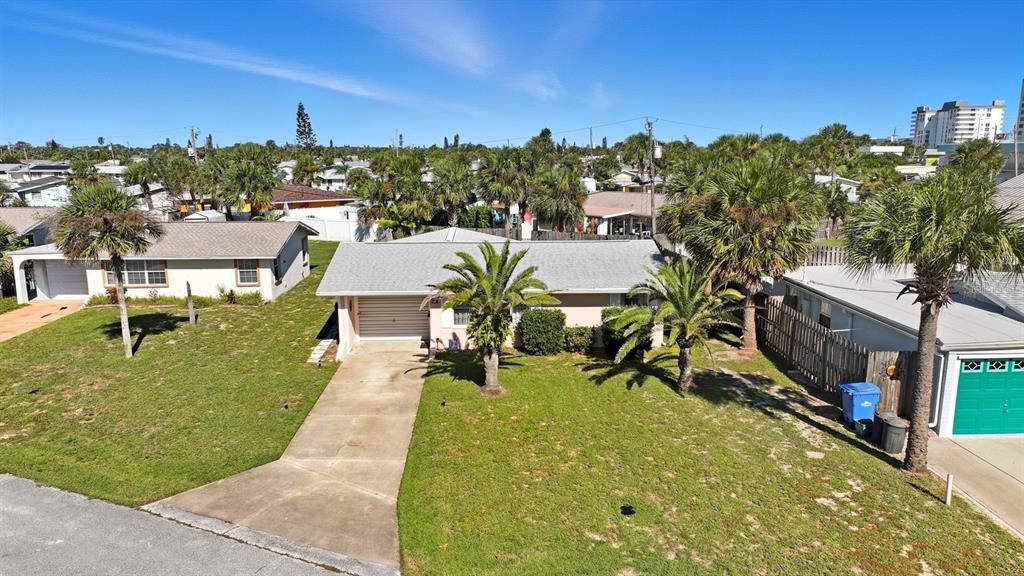 For Sale: $334,999 (3 beds, 2 baths, 1300 Square Feet)