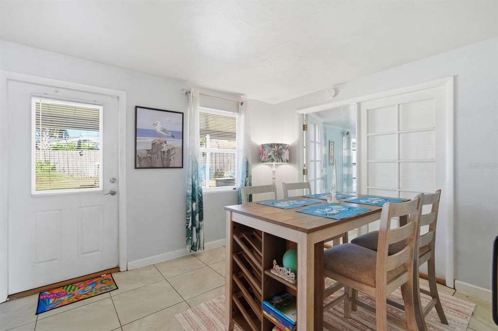 For Sale: $334,999 (3 beds, 2 baths, 1300 Square Feet)