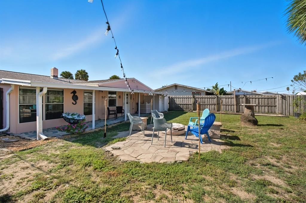 For Sale: $334,999 (3 beds, 2 baths, 1300 Square Feet)