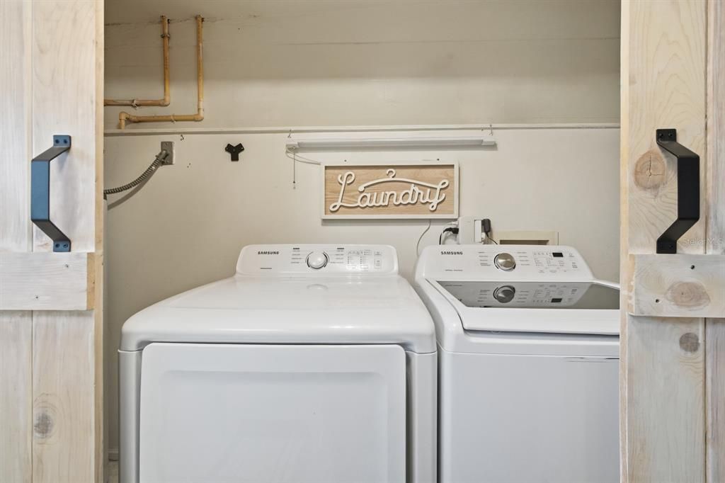 For Sale: $334,999 (3 beds, 2 baths, 1300 Square Feet)