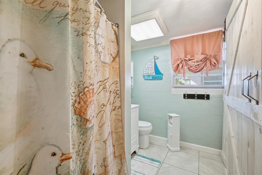 For Sale: $334,999 (3 beds, 2 baths, 1300 Square Feet)