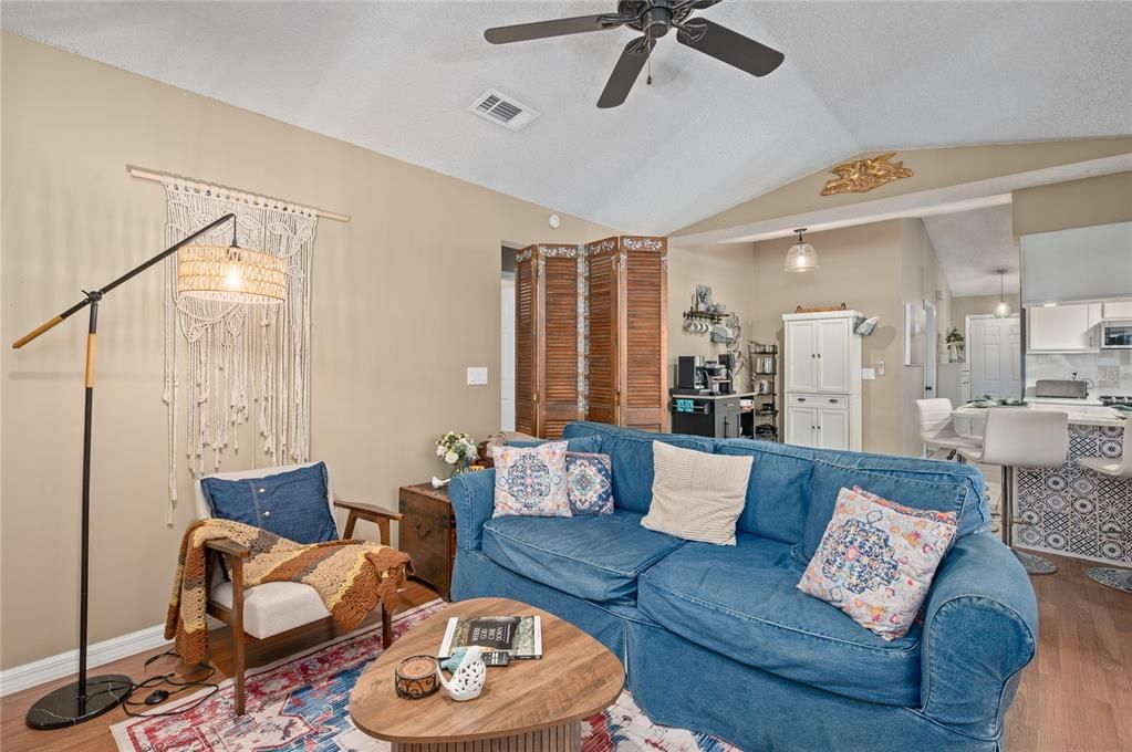 For Sale: $378,800 (3 beds, 2 baths, 1853 Square Feet)