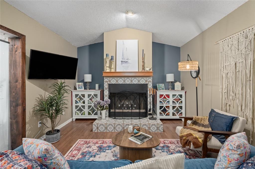 For Sale: $378,800 (3 beds, 2 baths, 1853 Square Feet)