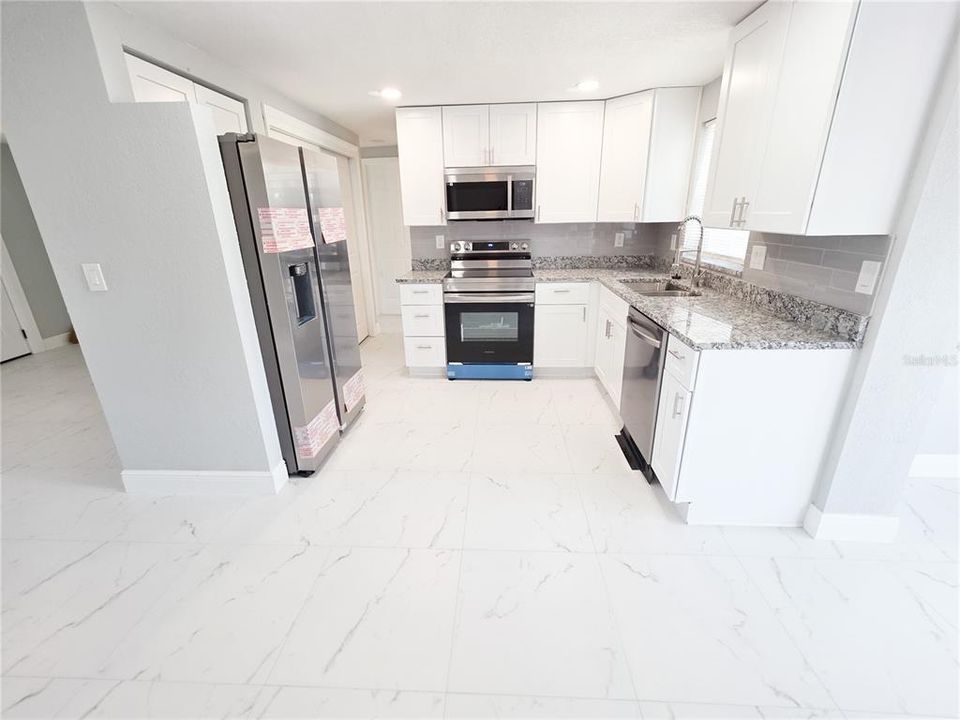 For Rent: $2,100 (3 beds, 2 baths, 1270 Square Feet)