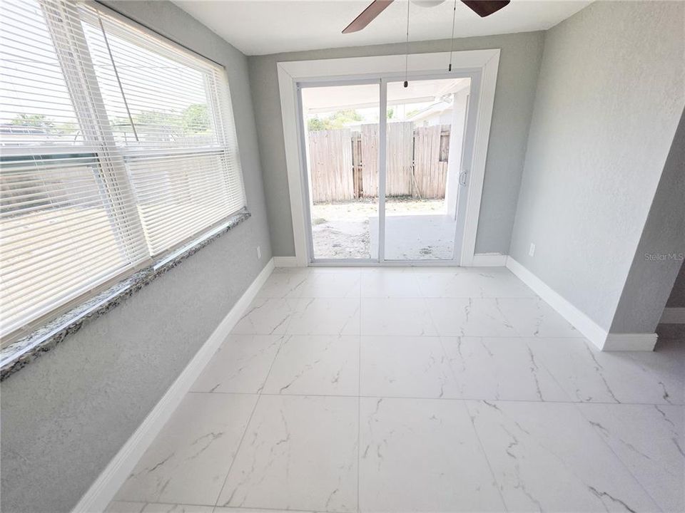 For Rent: $2,100 (3 beds, 2 baths, 1270 Square Feet)