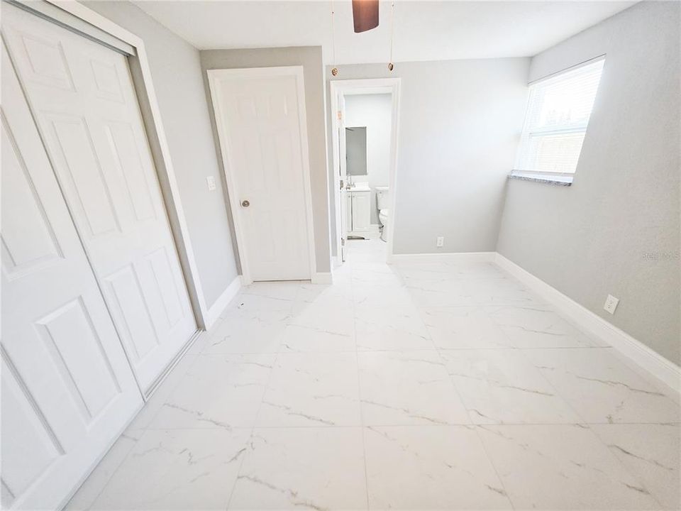 For Rent: $2,100 (3 beds, 2 baths, 1270 Square Feet)