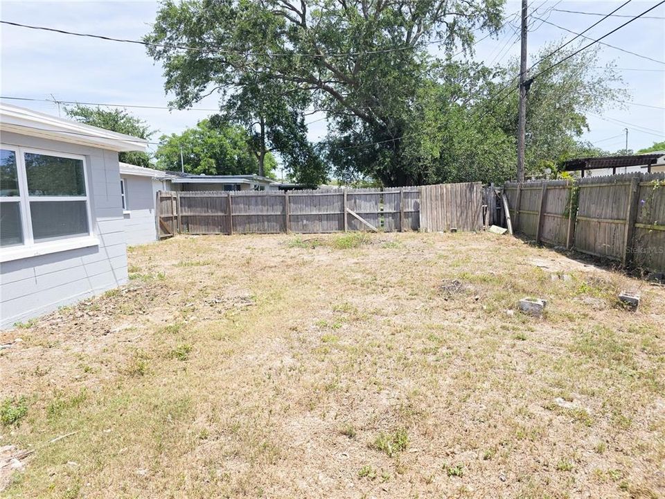 For Rent: $2,100 (3 beds, 2 baths, 1270 Square Feet)