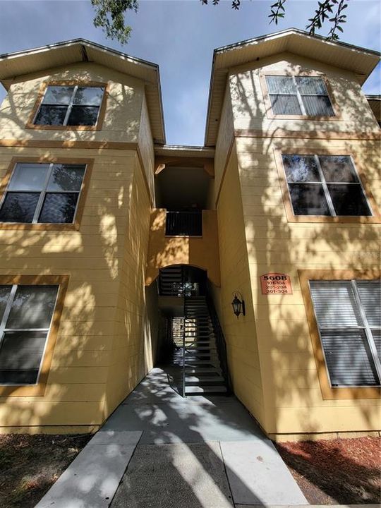 For Rent: $1,600 (2 beds, 2 baths, 1164 Square Feet)