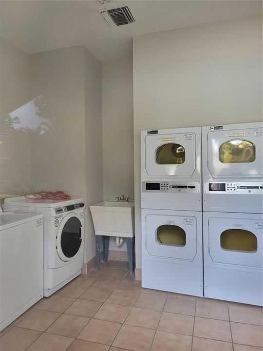 For Rent: $1,600 (2 beds, 2 baths, 1164 Square Feet)