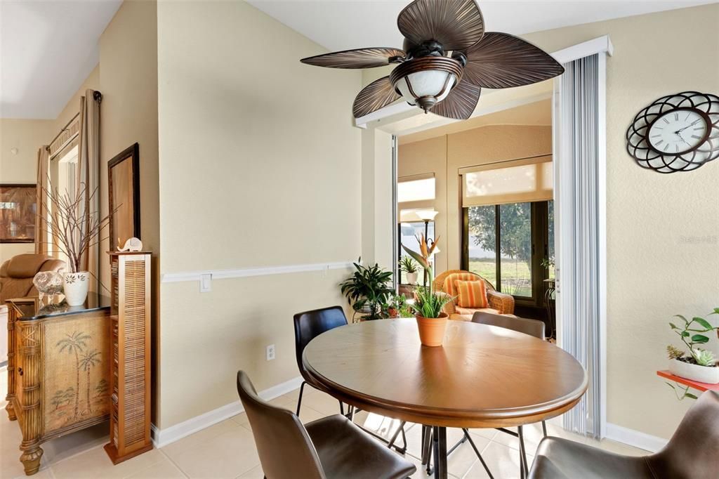 Под контрактом: $349,900 (2 спален, 2 ванн, 1728 Квадратных фут)