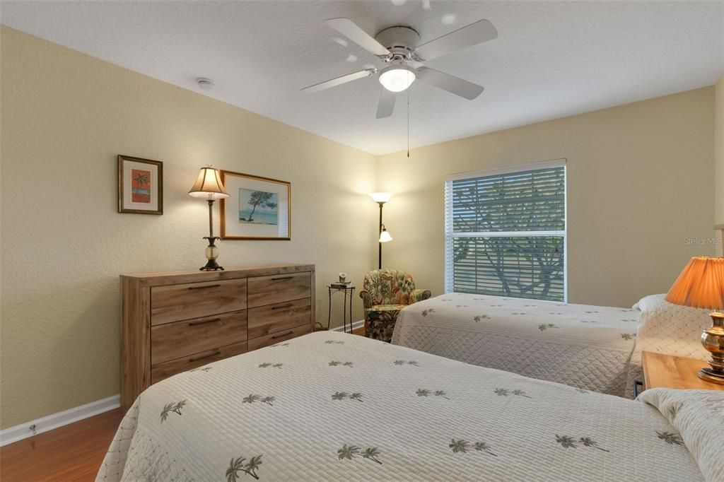 Под контрактом: $349,900 (2 спален, 2 ванн, 1728 Квадратных фут)