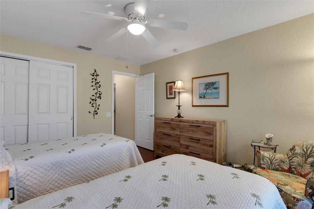 Под контрактом: $349,900 (2 спален, 2 ванн, 1728 Квадратных фут)