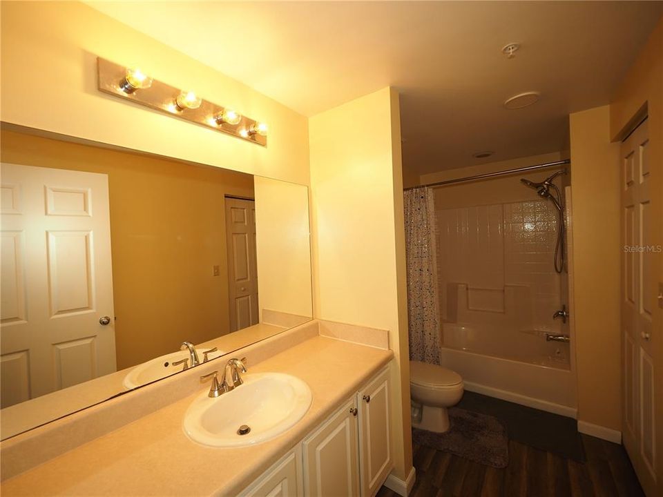 出租: $1,850 (2 贝兹, 2 浴室, 1241 平方英尺)