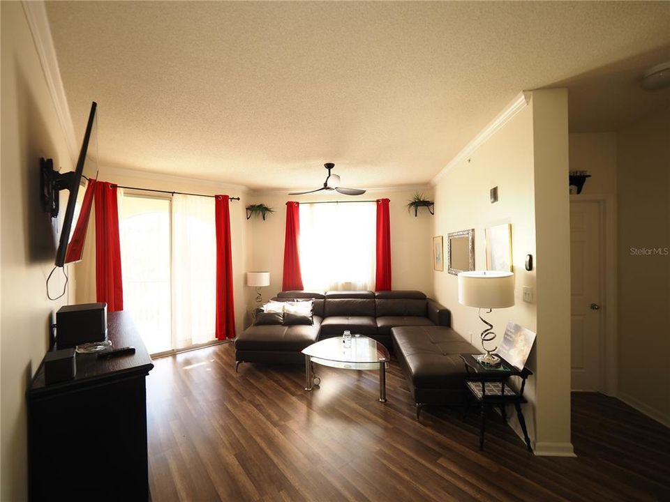 出租: $1,850 (2 贝兹, 2 浴室, 1241 平方英尺)