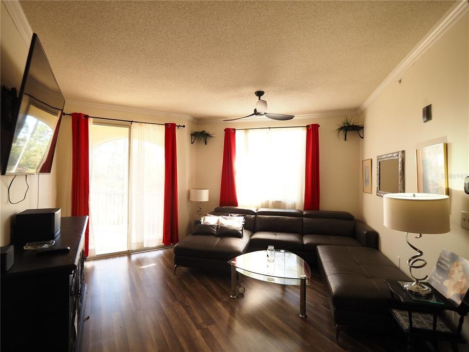 出租: $1,850 (2 贝兹, 2 浴室, 1241 平方英尺)