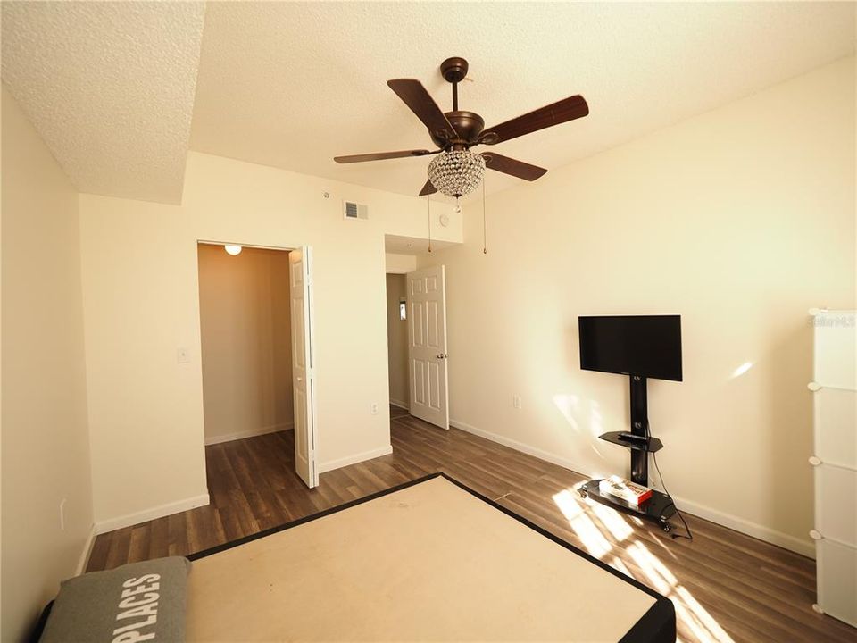 出租: $1,850 (2 贝兹, 2 浴室, 1241 平方英尺)